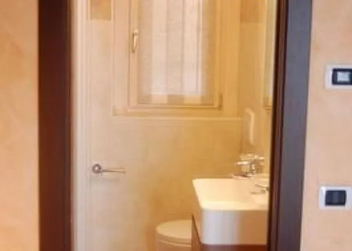 度假居 Rustikales Haus In Ruhiger Lage Mit Seesicht By Interhome Pianello Del Lario