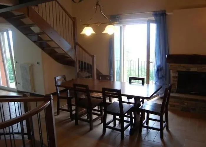 Nyaraló Rustikales Haus In Ruhiger Lage Mit Seesicht By Interhome